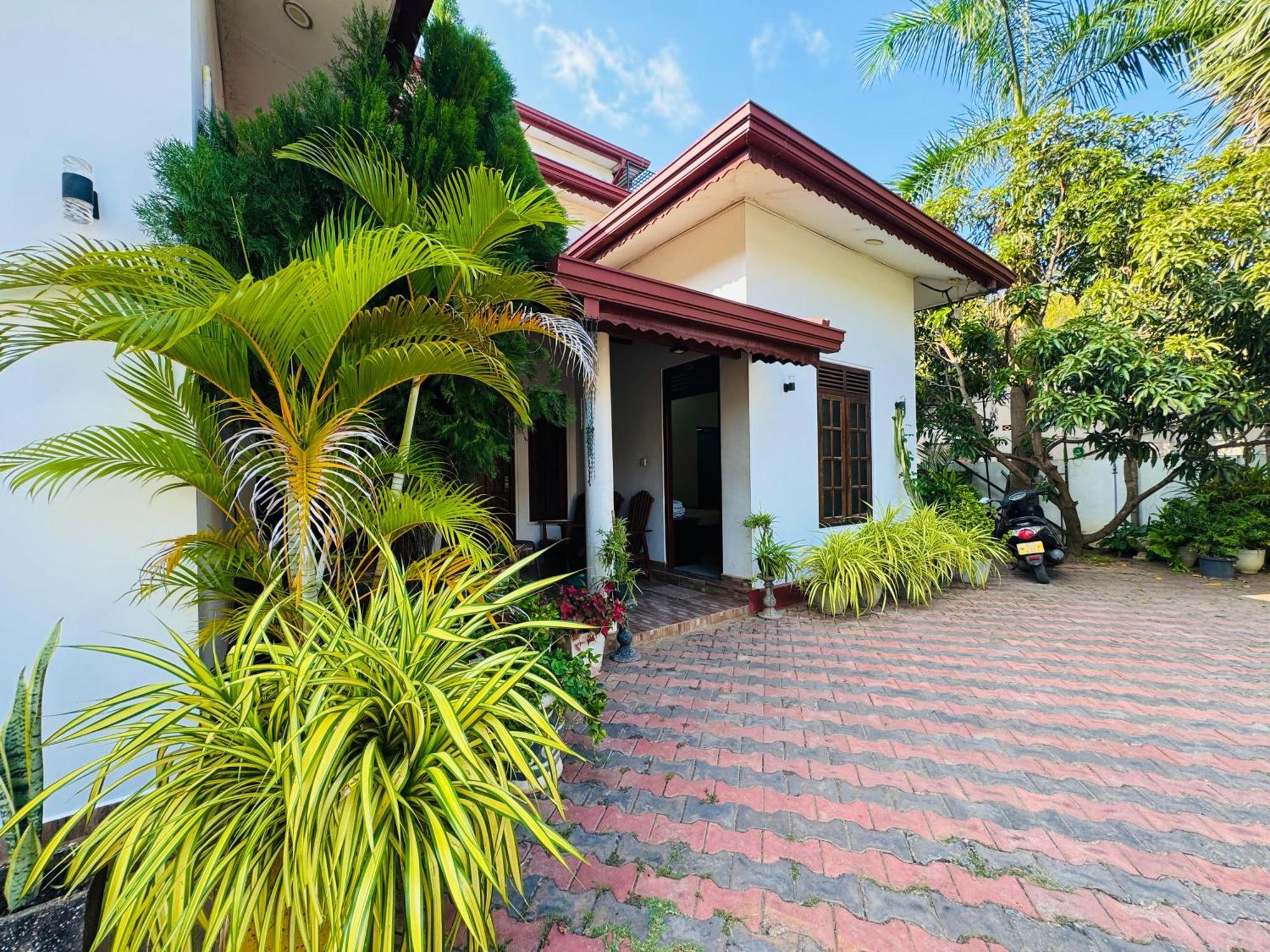 Aa Inn Trincomalee Szoba fotó