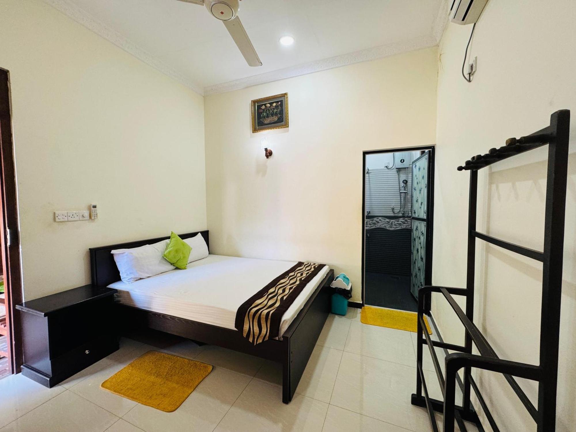 Aa Inn Trincomalee Szoba fotó