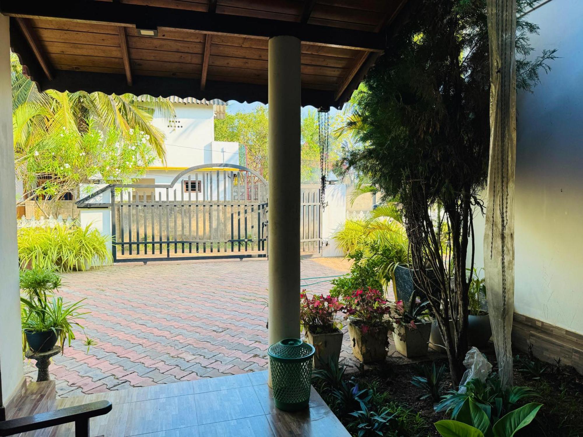Aa Inn Trincomalee Kültér fotó
