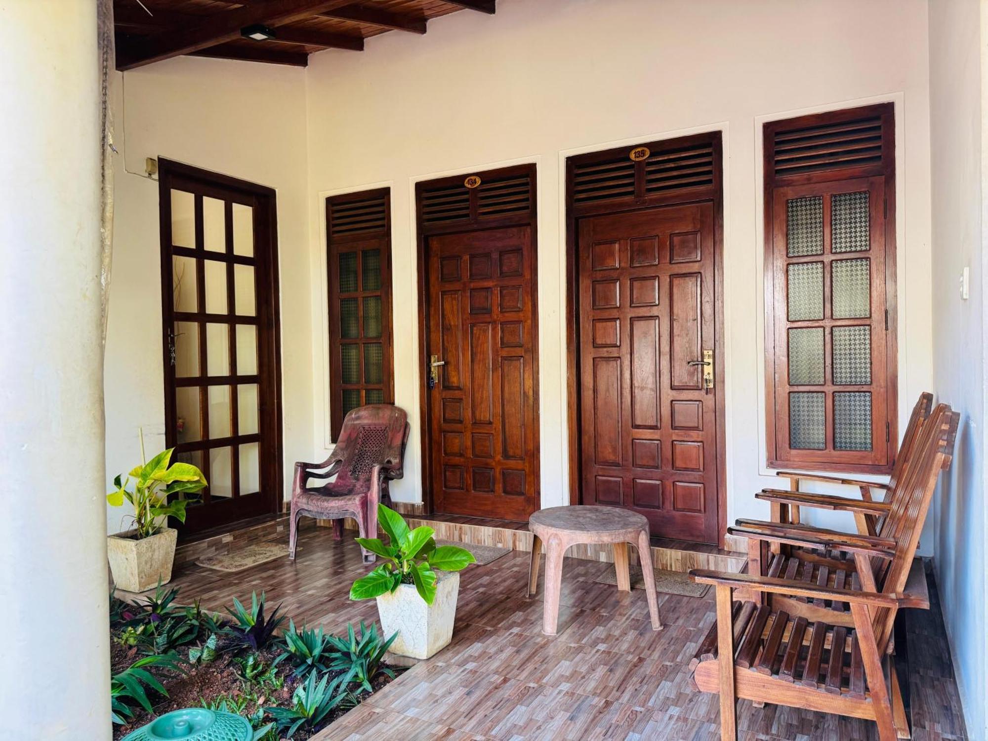 Aa Inn Trincomalee Kültér fotó