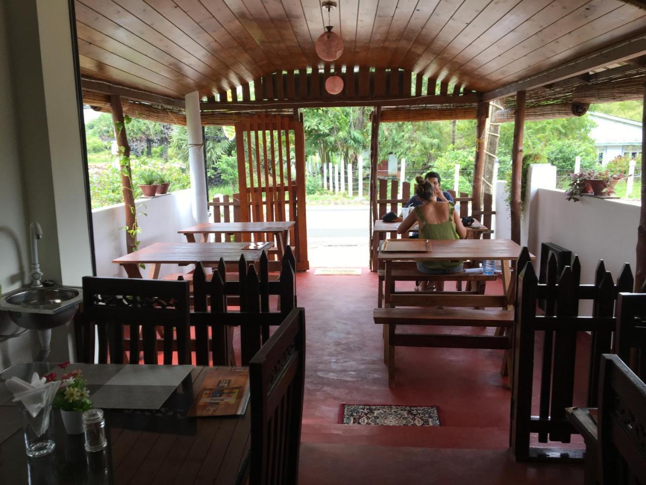 Aa Inn Trincomalee Kültér fotó