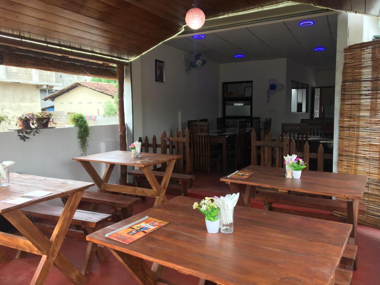 Aa Inn Trincomalee Kültér fotó
