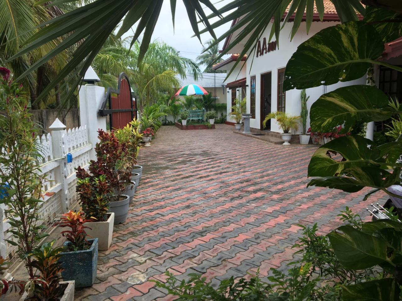 Aa Inn Trincomalee Kültér fotó